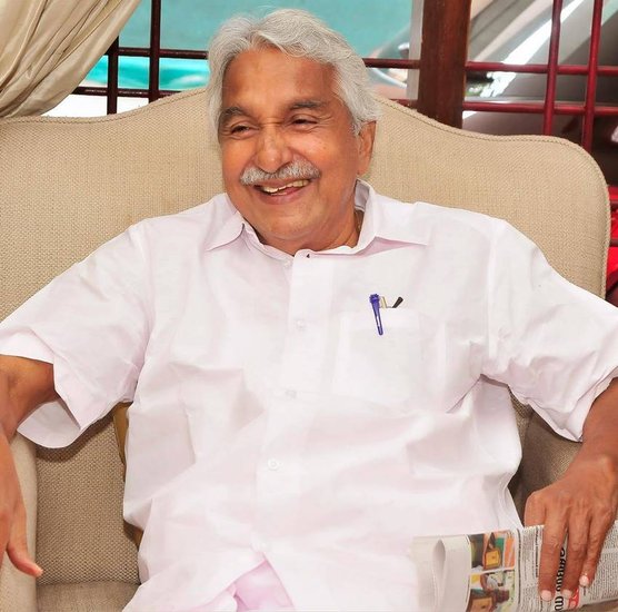 ओमान चांडी केरल की राजनीति का बड़ा नाम रहे हैं। वह दो बार राज्य के मुख्यमंत्री की कुर्सी पर काबिज हुए।