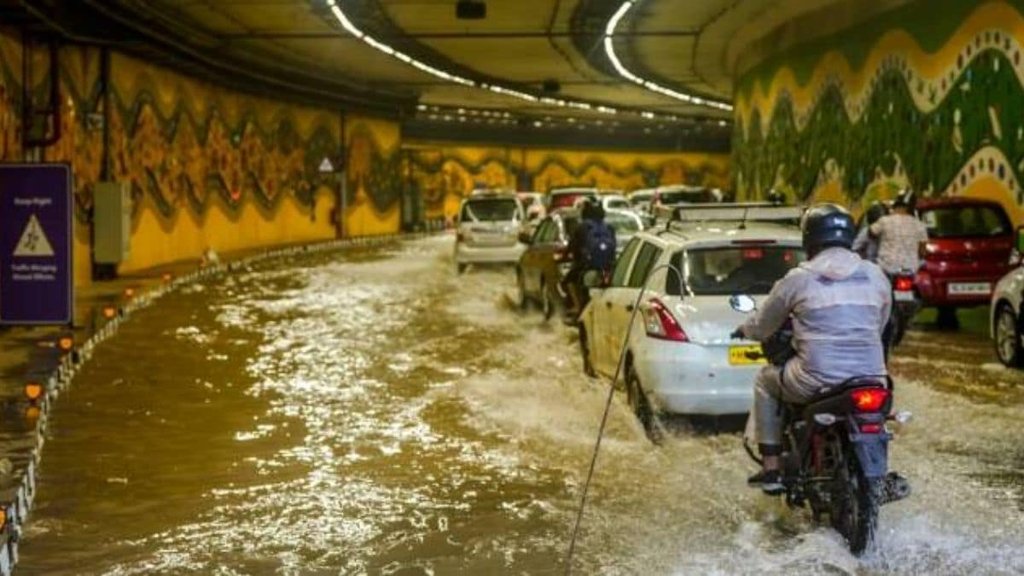 delhi rain| delhi weather| heavy rain