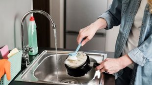 how to deal with the bad smell of the house, what to do to avoid the bad smell,