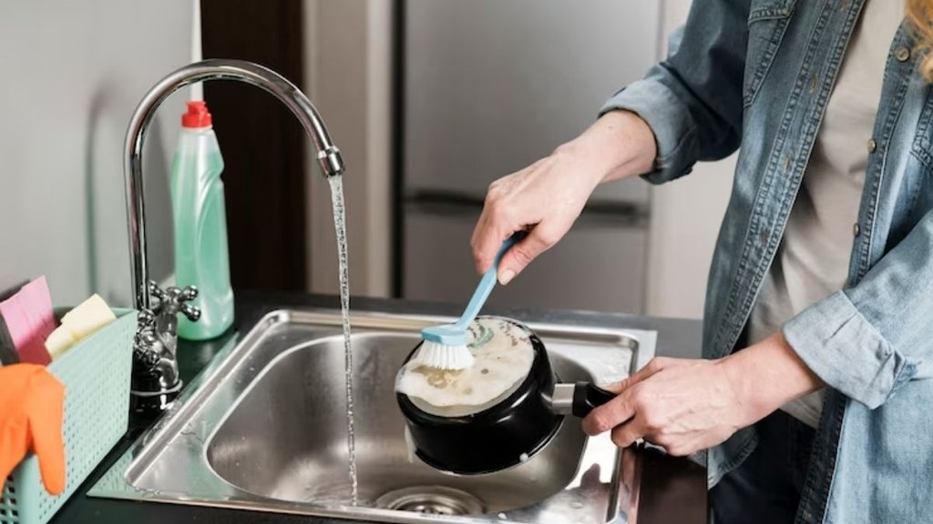 how to deal with the bad smell of the house, what to do to avoid the bad smell,