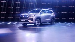 Maruti Suzuki Invicto launched: मारुति सुजुकी इनविक्टो हुई लॉन्च, जानें इस प्रीमियम एमपीवी की कीमत, फीचर्स, इंजन और स्पेसिफिकेशन