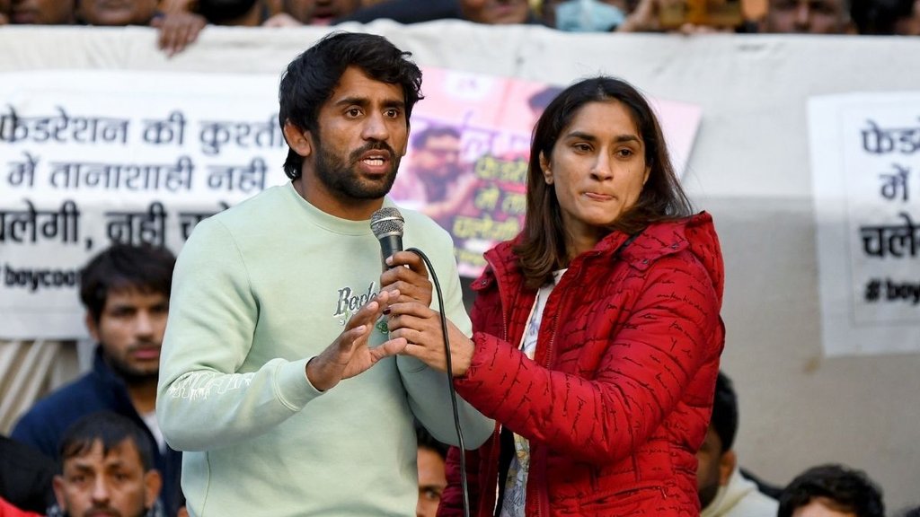 Wrestling News | Vinesh Phogat | Bajrang Punia | Asian Games | World Championship trials |