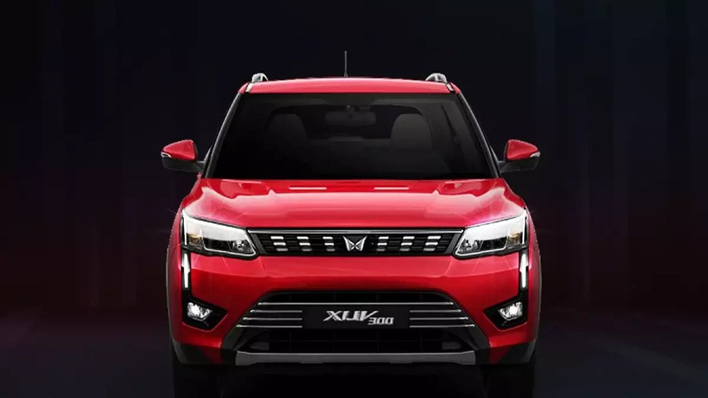 2024 Mahindra XUV300 facelift । 2024 Mahindra XUV300 facelift leak report । 2024 Mahindra XUV300 facelift panoramic sunroof