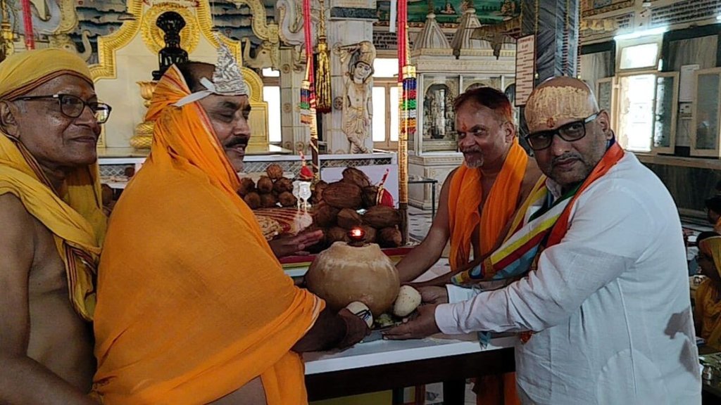 AJAY RAI IN TEMPLE | UP | CONGRESS |