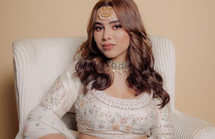 Aaliyah Kashyap Romantic With Boyfriend