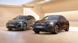 Audi Q8 e tron launched: भारत में लॉन्च हुई ऑडी क्यू8 ई-ट्रॉन इलेक्ट्रिक कार, जो पकड़ लेती है 5 सेकंड में 100 kmph की रफ्तार, जानें कीमत, रेंज, बैटरी पैक और फीचर्स की डिटेल