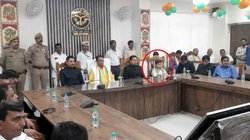 उधर पीएम मोदी ने लाल किले से परिवारवाद पर बोला था हमला, इधर वायरल होने लगी यूपी सरकार के मंत्री की फोटो