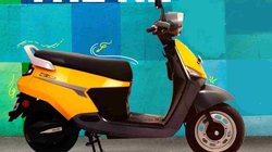 EV in Focus: 135 km रेंज का दावा करने वाला BGauss C12i Max Electric Scooter, कीमत, स्पीड और फीचर्स के मामले में कितना है किफायती, जानें यहां