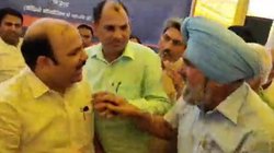 पीएम मोदी के ही कार्यक्रम में मंच पर भिड़ गए BSP सांसद और BJP MLC, हाथापाई तक आ गई नौबत