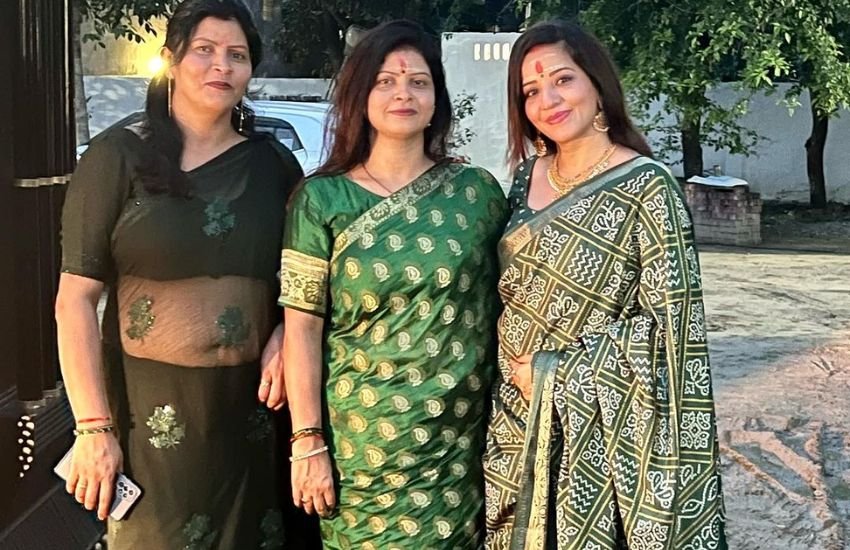 Bhojpuri Actress Monalisa Bonding With Sister in Laws