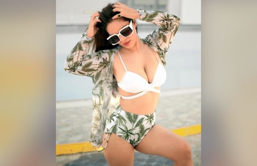 Bhojpuri Neha Malik Raises temprature