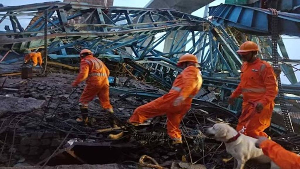 Maharashtra | Thane | Crane Collapesed |