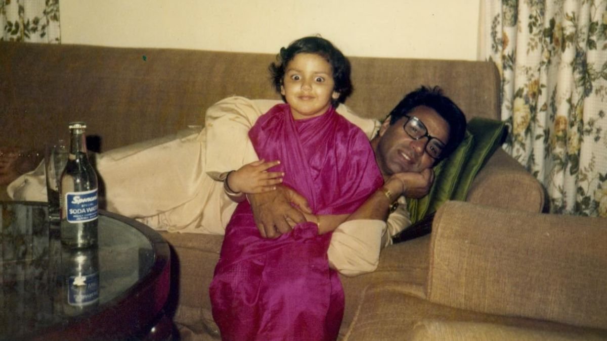 Esha Deol And Dharmendra Unseen Photo