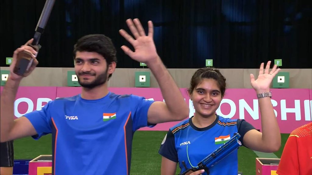 Shooter Esha Singh Shiva Narwal | Esha Singh | Shiva Narwal | Gold medal match | 10m Air Pistol Mixed Team Event | Shooting World Championships |
