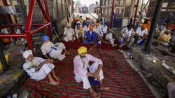 Punjab: किसान नेताओं की हिरासत को लेकर पुलिस से झड़प, ट्रैक्टर-ट्रॉली से कुचलकर एक प्रदर्शनकारी की मौत