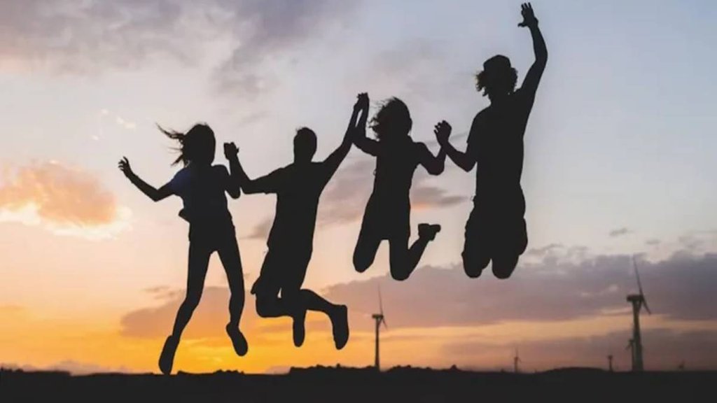 Dunia Mere Aage | Friendship |