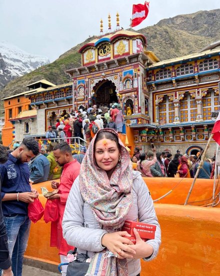 himanshi in badrinath