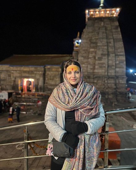 Himanshi at kedarnath