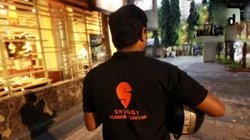 ऑनलाइन खाना ऑर्डर करते वक्त शख्स ने लिखा कुछ ऐसा, पढ़कर आपको भी आ जाएगी हंसी