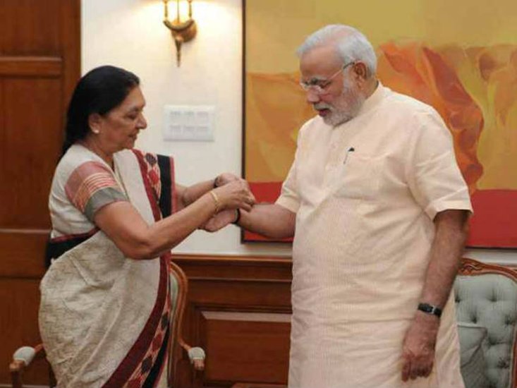 Anandiben Patel tied Rakhi to PM Modi