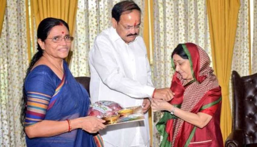 Sushma Swaraj Rakhi with Venkaih Naidu