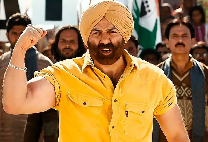 Singh Saab The Great Vs Gori Tere Pyaar Mein