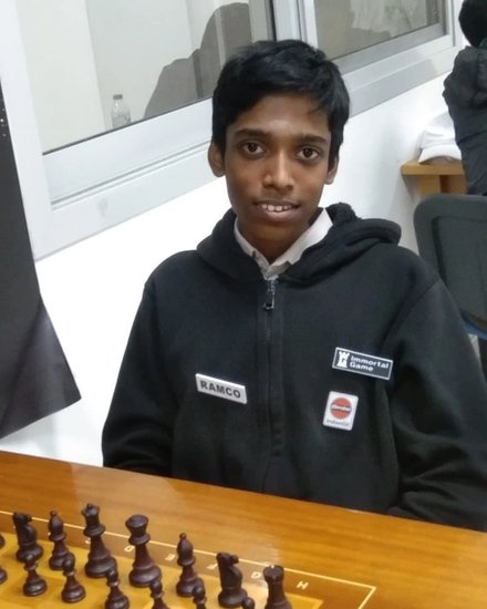 R Praggnanandhaa vs Magnus Carlsen