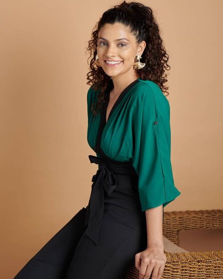 saiyami kher cricket