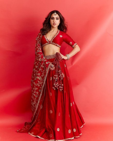 Sara Ali Khan red lehenga