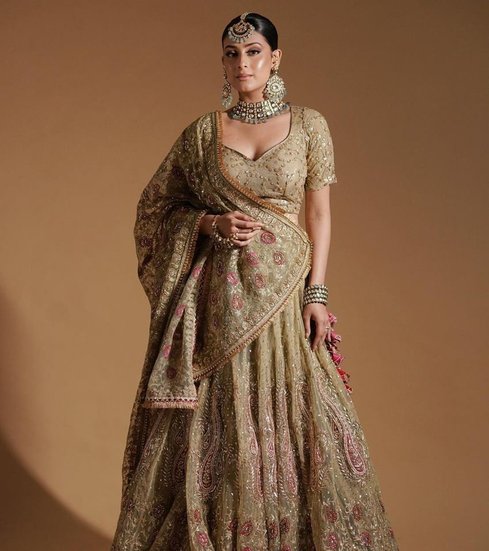 Isha Malviya in Salman Khan show