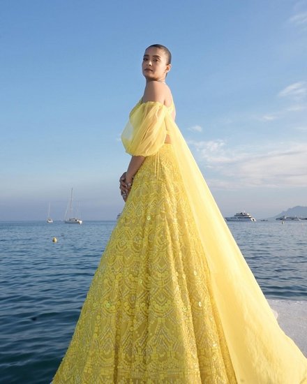Surveen Chawla in cannes festival