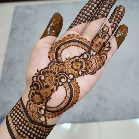 Bombay Style Mehndi design