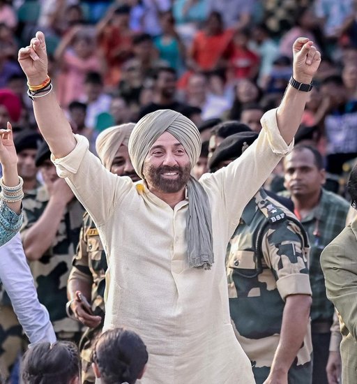 Maa tujhhe salaam 2
