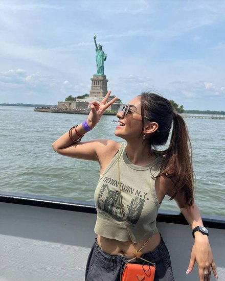 anushka sen enjoying her vaccation in new york