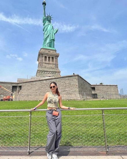  anushka sen enjoying her vaccation with family