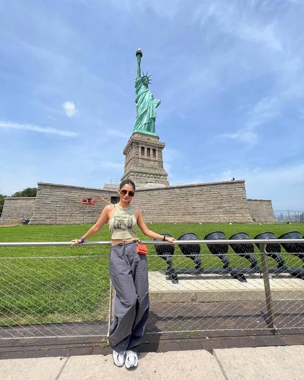 anushka sen cute look