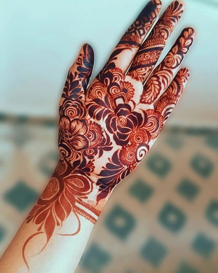 arabic and flower mix mehndi design