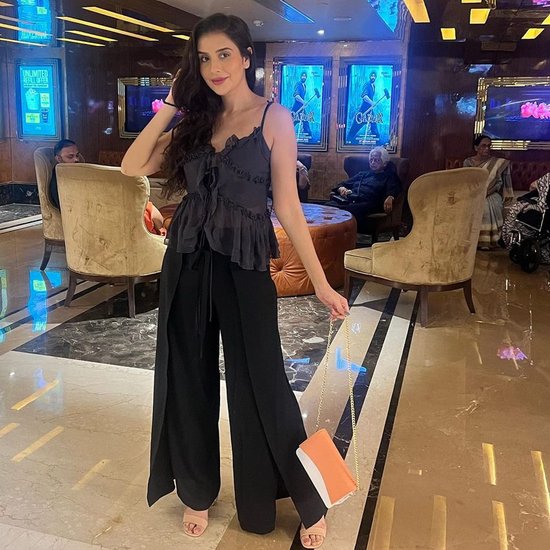 Charu Asopa Looks