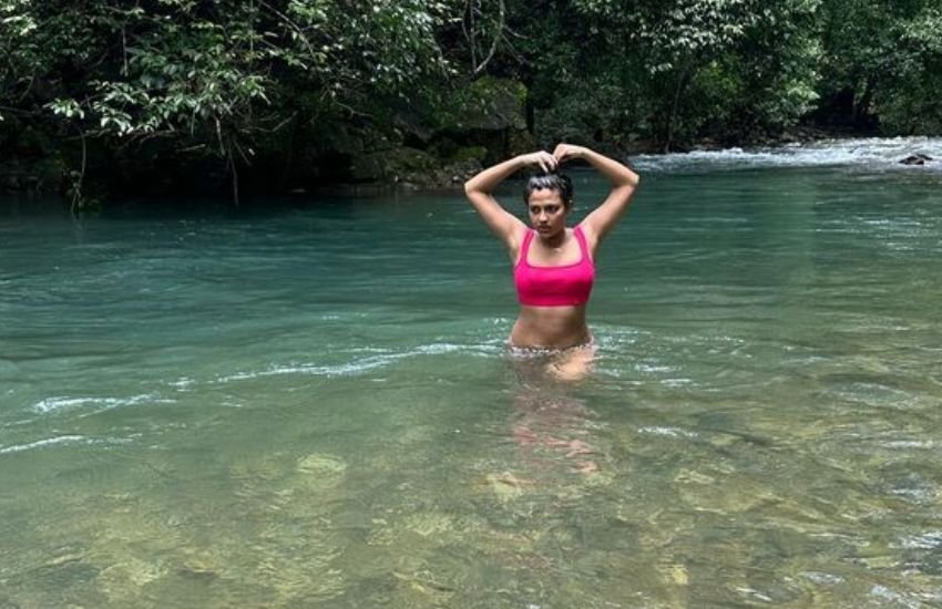 South Actress Amala Paul Sizzling Pics
