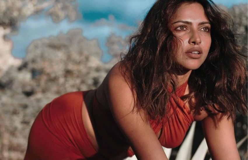South Actress Amala Paul Sizzling Pics
