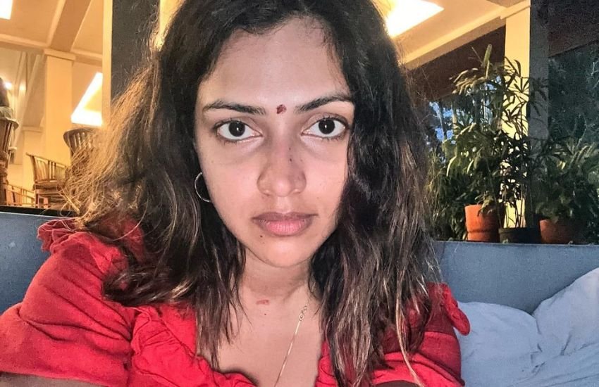 South Actress Amala Paul Sizzling Pics