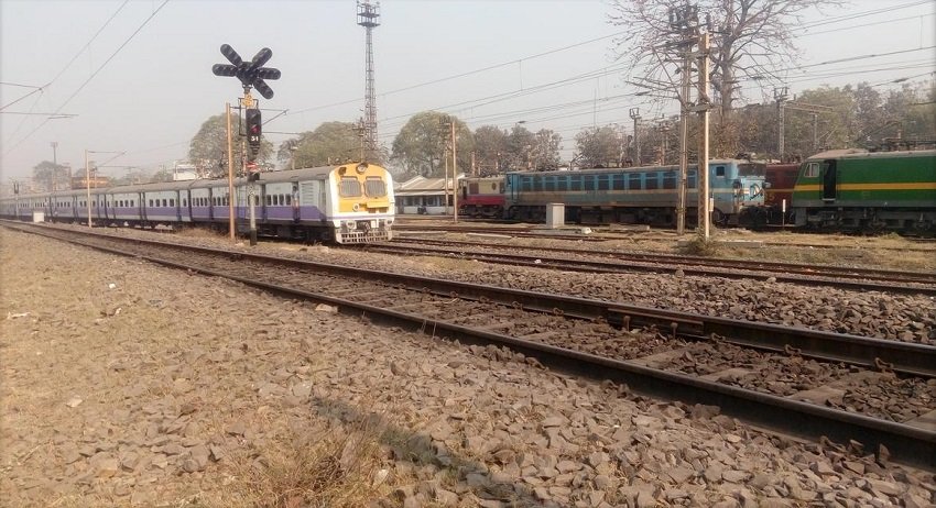 Tatanagar-Kharagpur train