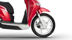 Top 5 Long Range Electric Scooters: टॉप 5 इलेक्ट्रिक स्कूटर जो देते हैं सिंगल चार्ज पर 212 km तक की लंबी रेंज