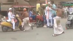 जब सड़क पर भिड़ गए दो ‘देशप्रेमी’, बैकग्राउंड में बज रहा था देशभक्ति गीत, वीडियो पर मजे ले रहे लोग