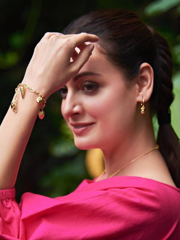 Dia Mirza 7