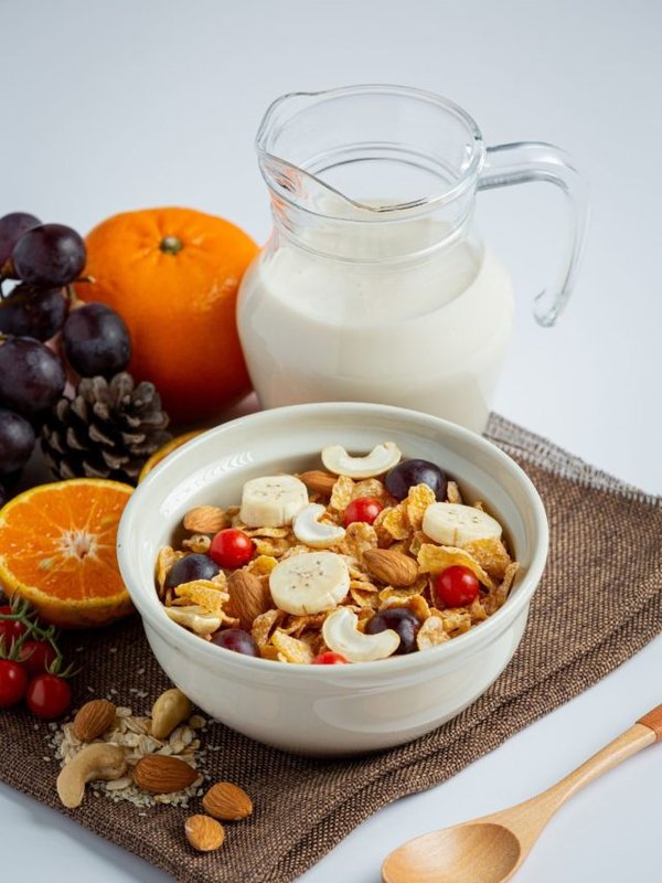 Milk and dry fruits Benefits (1)