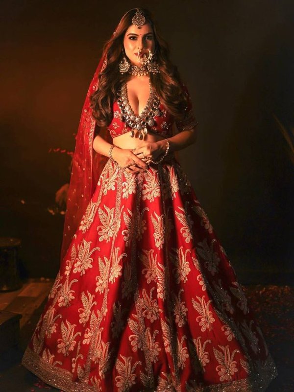 NEHA MALIK DULHAN LOOK