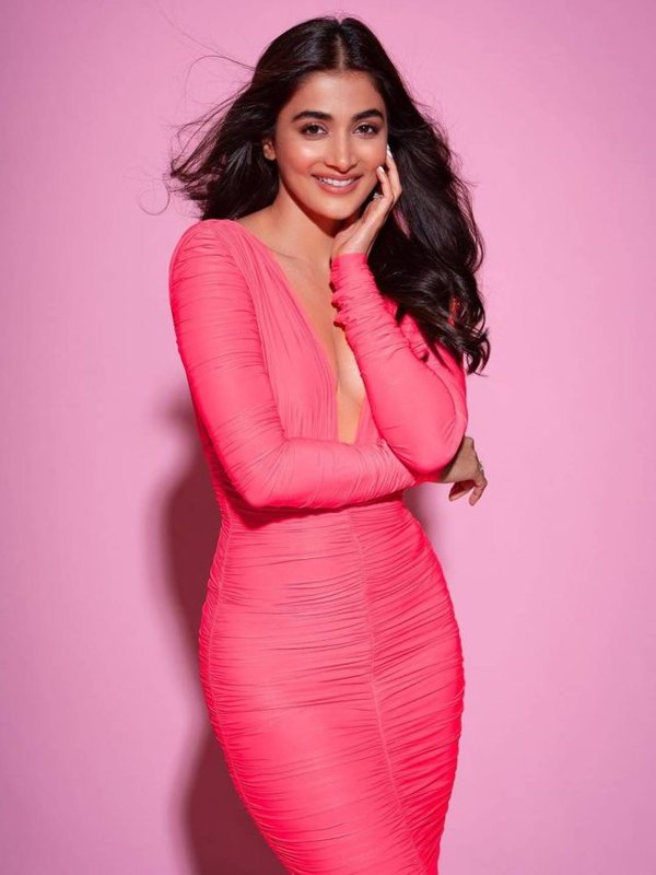 POOJA HEGDE PINK KILLER LOOK