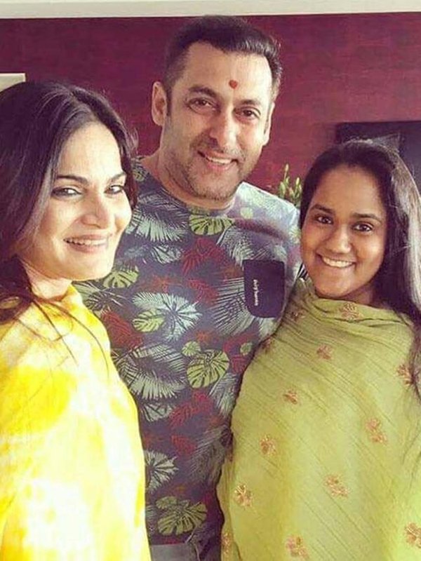 RAKSHA BANDHAN CELEBRATION BY MUSLIM STARS