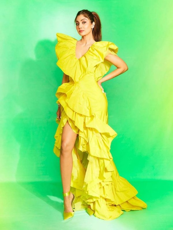 SHILPA SHETTY LEMON LOOK